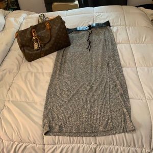 🔥 Long Gray mail skirt with Detachable belt 🔥